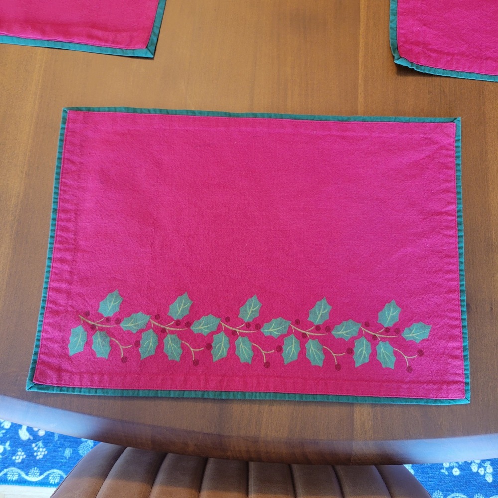 Christmas Holly Berry Red Green Reversible Cotton Placemats Set of 8 Holiday